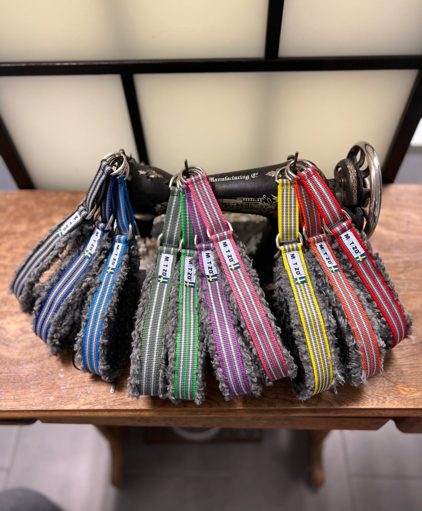 Metizo - Halsband med foder av grå fårskinnsimitation 45 cm (30 mm bred), Olivgrön