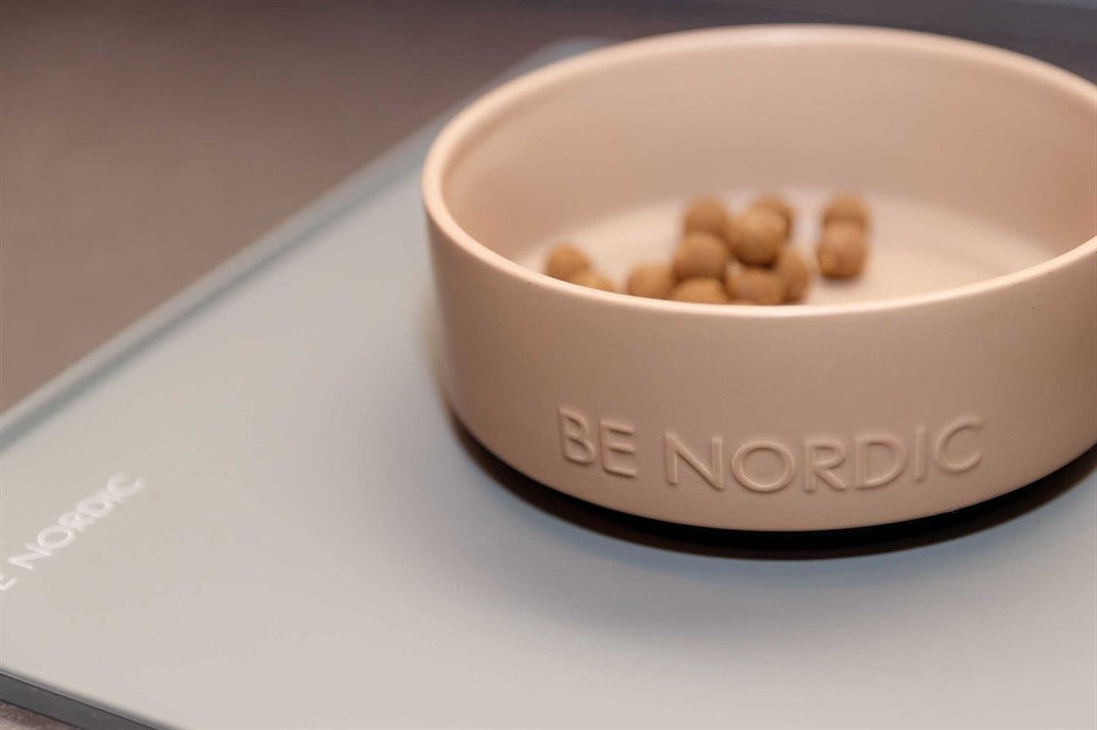 Trixie - BE NORDIC skål, keramik/gummi, 1.2 l/ø 18 cm, taupe